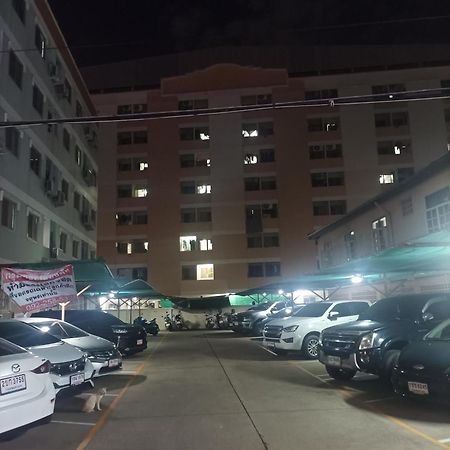 Jatuporn A3 Apartment Rangsit Bagian luar foto